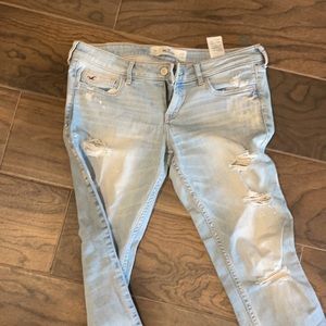 Hollister bleach distressed jeans 7R